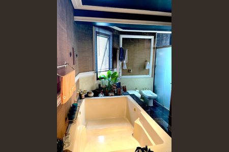 Apartamento para alugar com 320m², 5 quartos e 4 vagasBanheiro