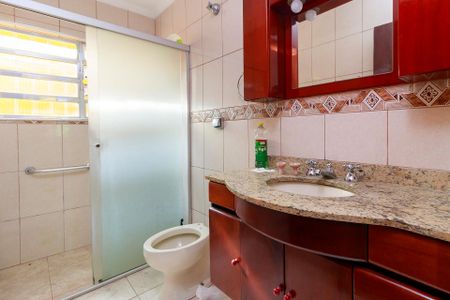 Casa à venda com 170m², 2 quartos e 2 vagas Casa à venda com 170m², 2 quartos e 2 vagasBanheiro