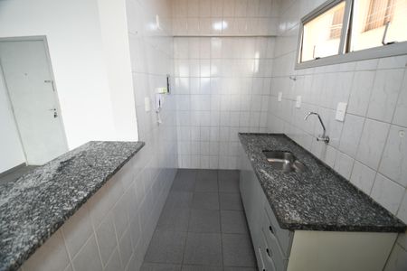 Cozinha de kitnet/studio à venda com 1 quarto, 34m² em Vila Itapura, Campinas