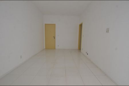 Sala de apartamento para alugar com 2 quartos, 80m² em Praça Seca, Rio de Janeiro