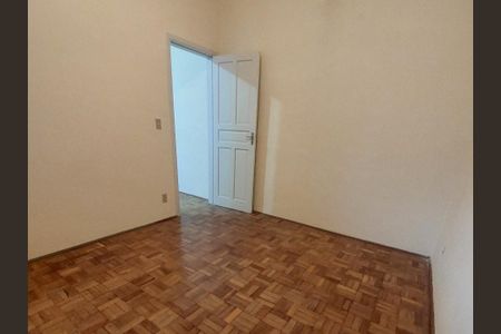 Casa à venda com 215m², 3 quartos e 2 vagas Casa à venda com 215m², 3 quartos e 2 vagasEdícula -Quarto