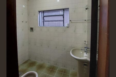 Casa à venda com 215m², 3 quartos e 2 vagas Casa à venda com 215m², 3 quartos e 2 vagasBanheiro da Suíte