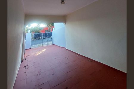 Casa à venda com 215m², 3 quartos e 2 vagas Casa à venda com 215m², 3 quartos e 2 vagasGaragem