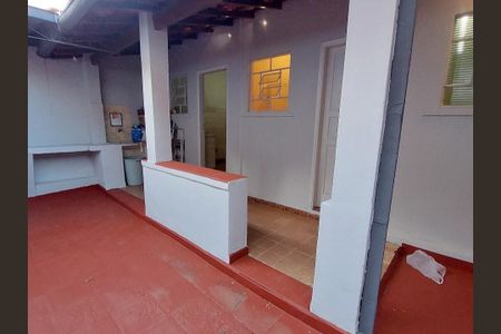 Casa à venda com 215m², 3 quartos e 2 vagas Casa à venda com 215m², 3 quartos e 2 vagasQuintal