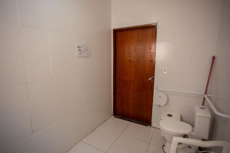 Casa à venda com 220m², 5 quartos e 2 vagasBanheiro de Serviço