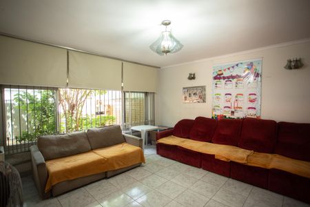 Casa à venda com 220m², 5 quartos e 2 vagasSala