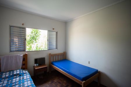 Casa à venda com 220m², 5 quartos e 2 vagasQuarto 2