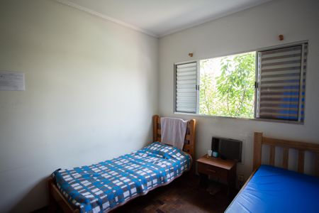 Casa à venda com 220m², 5 quartos e 2 vagasQuarto 2