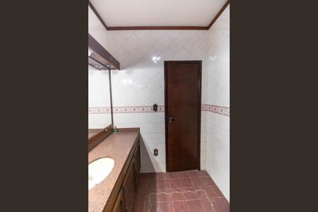 Casa de condomínio à venda com 420m², 5 quartos e 4 vagasBanheiro Social