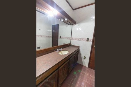 Casa de condomínio à venda com 420m², 5 quartos e 4 vagasBanheiro Social