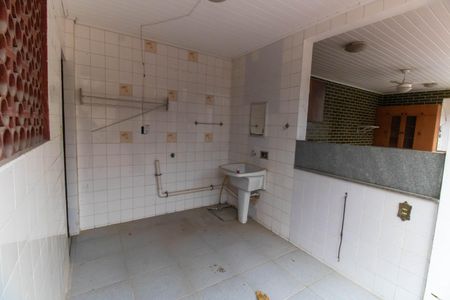 Casa de condomínio à venda com 420m², 5 quartos e 4 vagasÁrea de Serviço