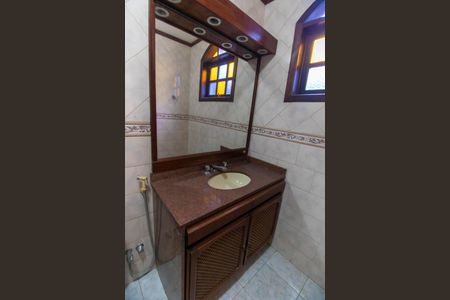 Casa de condomínio à venda com 420m², 5 quartos e 4 vagasBanheiro da Suíte