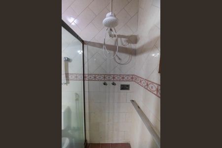 Casa de condomínio à venda com 420m², 5 quartos e 4 vagasBanheiro Social