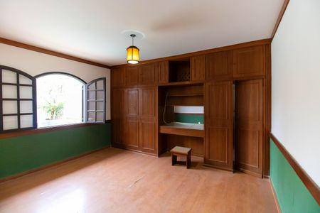 Casa de condomínio à venda com 420m², 5 quartos e 4 vagasSuíte