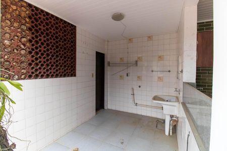 Casa de condomínio à venda com 420m², 5 quartos e 4 vagasÁrea de Serviço