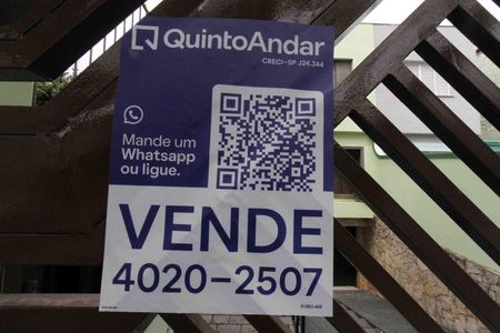 Casa à venda com 139m², 3 quartos e 4 vagas Casa à venda com 139m², 3 quartos e 4 vagasPlaca