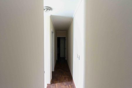 Casa à venda com 139m², 3 quartos e 4 vagas Casa à venda com 139m², 3 quartos e 4 vagasCorredor