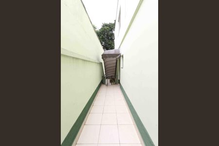 Casa à venda com 139m², 3 quartos e 4 vagas Casa à venda com 139m², 3 quartos e 4 vagasCorredor Lateral