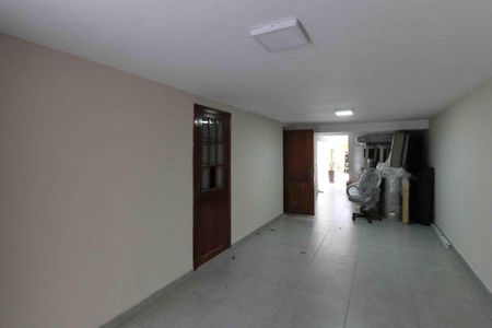 Casa à venda com 139m², 3 quartos e 4 vagas Casa à venda com 139m², 3 quartos e 4 vagasGaragem