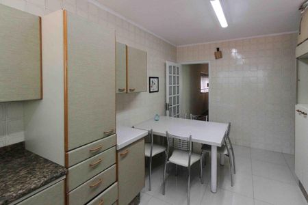 Casa à venda com 139m², 3 quartos e 4 vagas Casa à venda com 139m², 3 quartos e 4 vagasCozinha