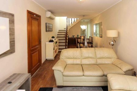 Casa à venda com 139m², 3 quartos e 4 vagas Casa à venda com 139m², 3 quartos e 4 vagasSala