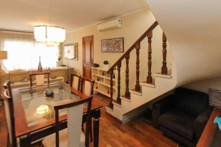 Casa à venda com 139m², 3 quartos e 4 vagas Casa à venda com 139m², 3 quartos e 4 vagasSala de Jantar