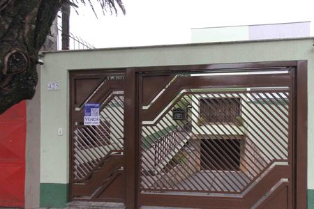 Casa à venda com 139m², 3 quartos e 4 vagas Casa à venda com 139m², 3 quartos e 4 vagasFachada