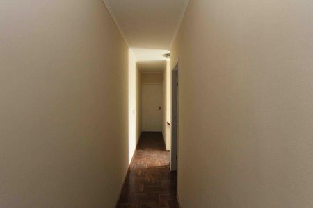 Casa à venda com 139m², 3 quartos e 4 vagas Casa à venda com 139m², 3 quartos e 4 vagasCorredor