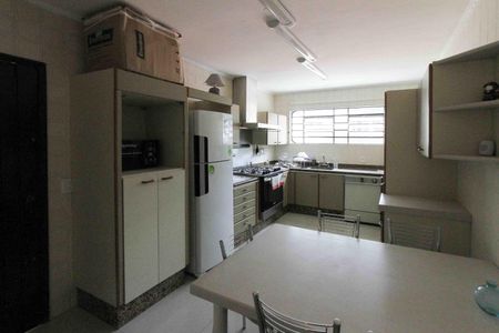 Casa à venda com 139m², 3 quartos e 4 vagas Casa à venda com 139m², 3 quartos e 4 vagasCozinha