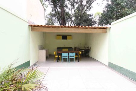 Casa à venda com 139m², 3 quartos e 4 vagas Casa à venda com 139m², 3 quartos e 4 vagasQuintal