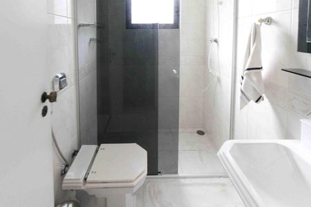 Casa à venda com 139m², 3 quartos e 4 vagas Casa à venda com 139m², 3 quartos e 4 vagasBanheiro da Suite