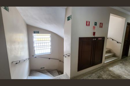 Apartamento para alugar com 250m², 4 quartos e 2 vagasEscada