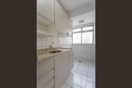 Cozinha e Área de Serviço de apartamento à venda com 1 quarto, 40m² em Passo D’areia, Porto Alegre
