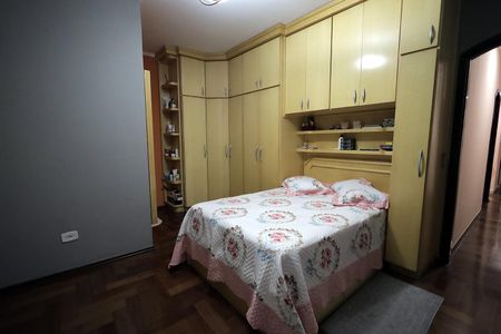 Casa à venda com 100m², 4 quartos e 2 vagasQuarto Suíte