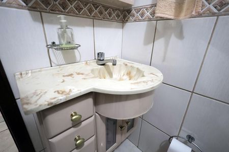 Casa à venda com 100m², 4 quartos e 2 vagasBanheiro