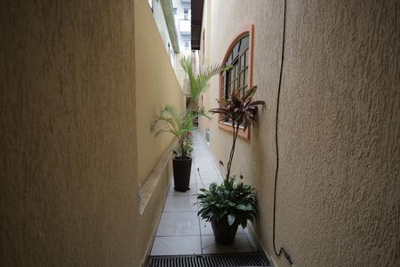 Casa à venda com 100m², 4 quartos e 2 vagasCorredor Lateral