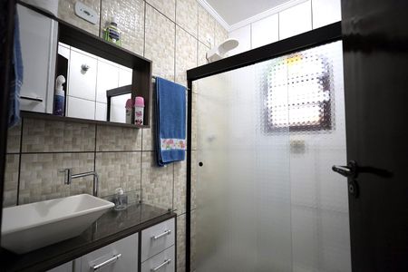 Casa à venda com 100m², 4 quartos e 2 vagasBanheiro 2