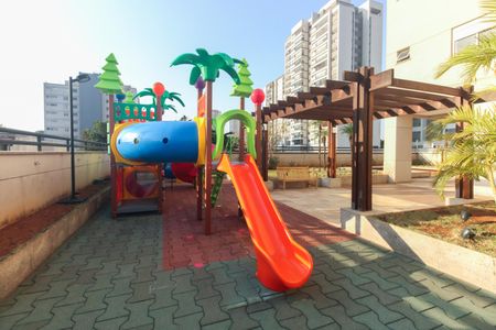 Apartamento à venda com 135m², 3 quartos e 2 vagasÁrea comum - Playground 