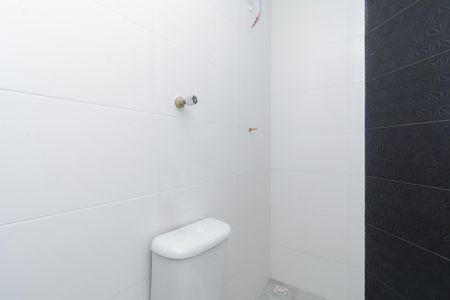 Banheiro de apartamento à venda com 1 quarto, 30m² em Eldorado, Contagem