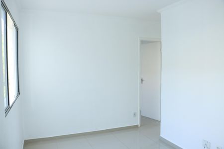 Sala de apartamento para alugar com 2 quartos, 45m² em Jardim da Gloria, Cotia