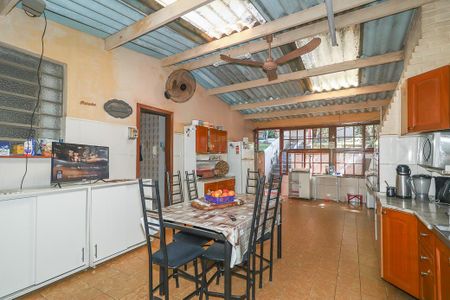 Casa à venda com 169m², 4 quartos e 2 vagasCozinha