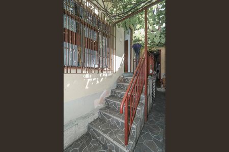 Casa à venda com 169m², 4 quartos e 2 vagasLateral