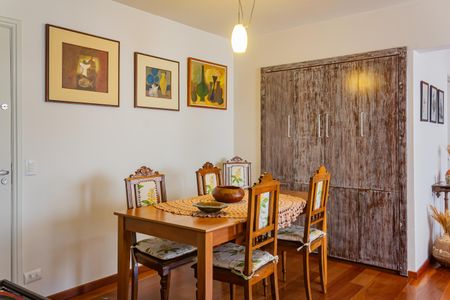 Apartamento para alugar com 75m², 2 quartos e 1 vagaSala