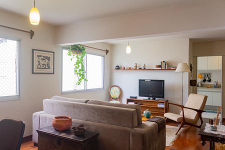 Apartamento para alugar com 75m², 2 quartos e 1 vagaSala