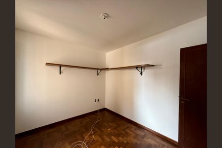 Casa à venda com 491m², 4 quartos e 6 vagasQuarto 1