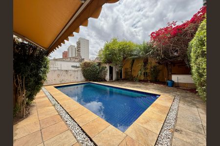 Casa à venda com 491m², 4 quartos e 6 vagasPiscina