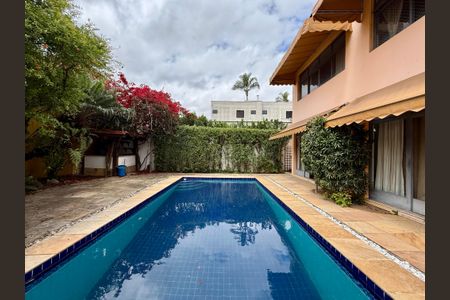 Casa à venda com 491m², 4 quartos e 6 vagasPiscina