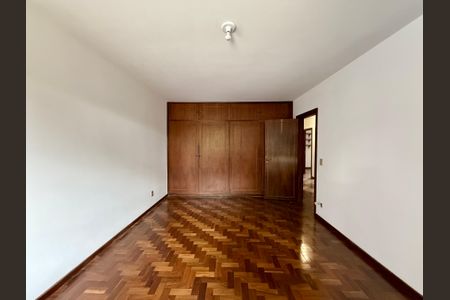 Casa à venda com 491m², 4 quartos e 6 vagasSuíte 1