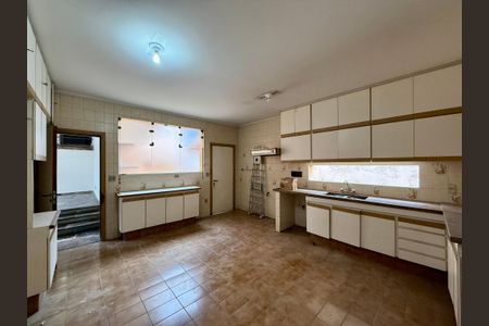 Casa à venda com 491m², 4 quartos e 6 vagasCozinha