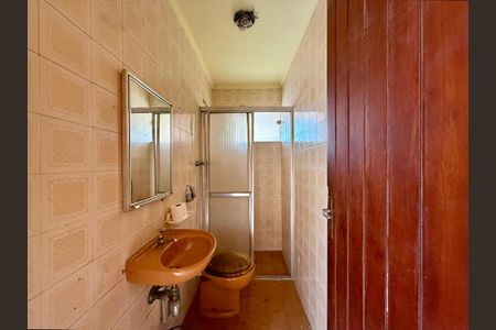 Casa à venda com 491m², 4 quartos e 6 vagasBanheiro de Serviço